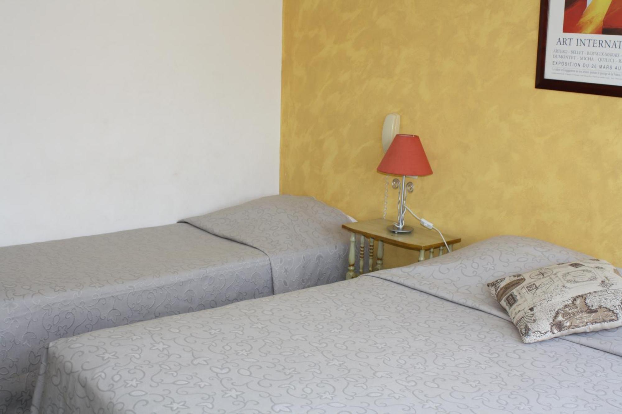Logis Hotel Du Midi Salon-de-Provence Kültér fotó