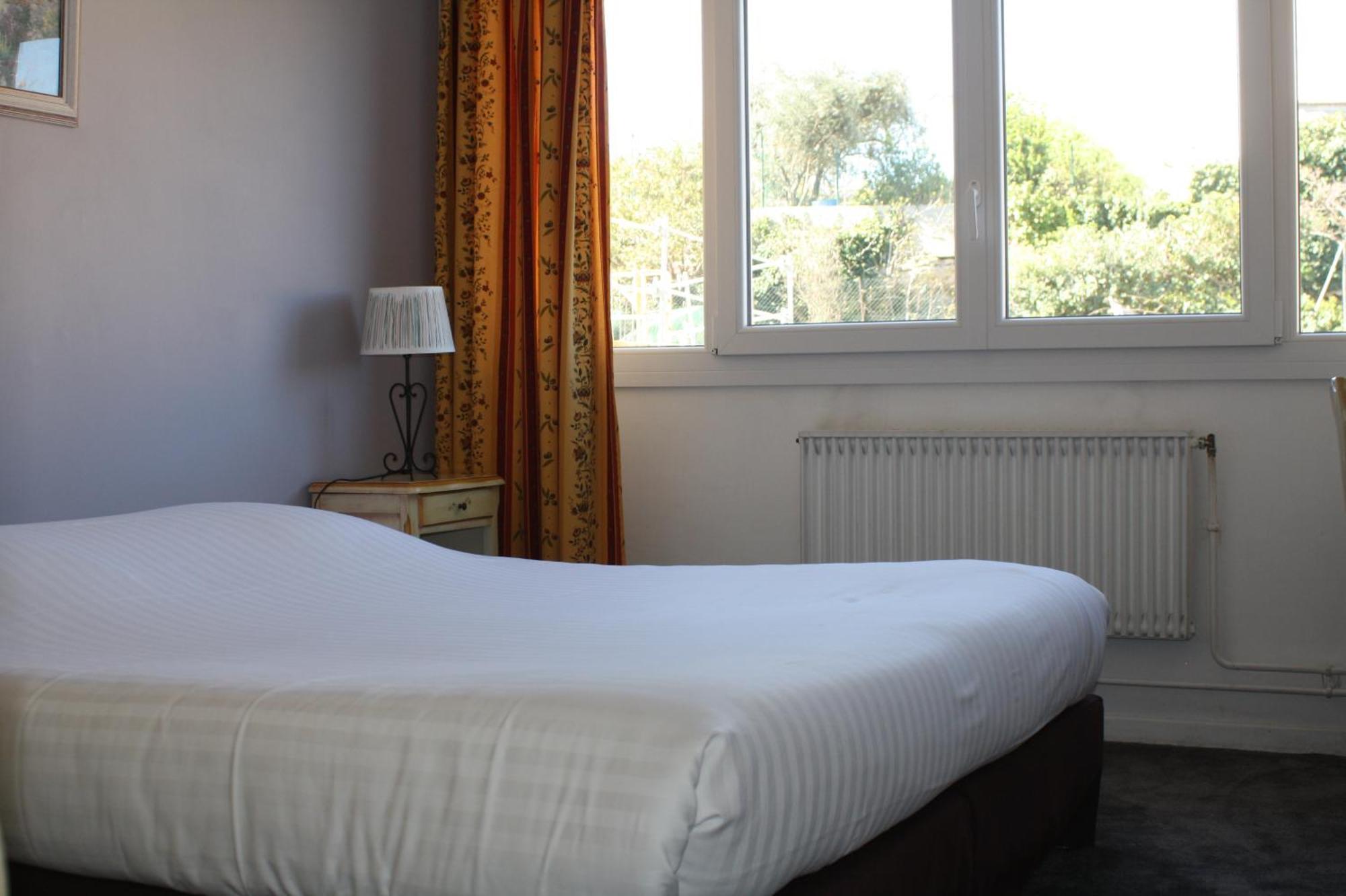 Logis Hotel Du Midi Salon-de-Provence Kültér fotó